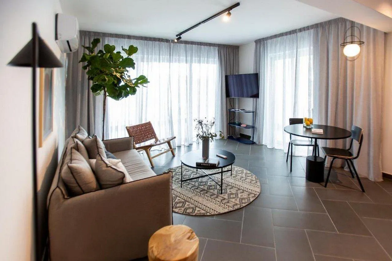 Liv Urban Suites 拉纳卡
