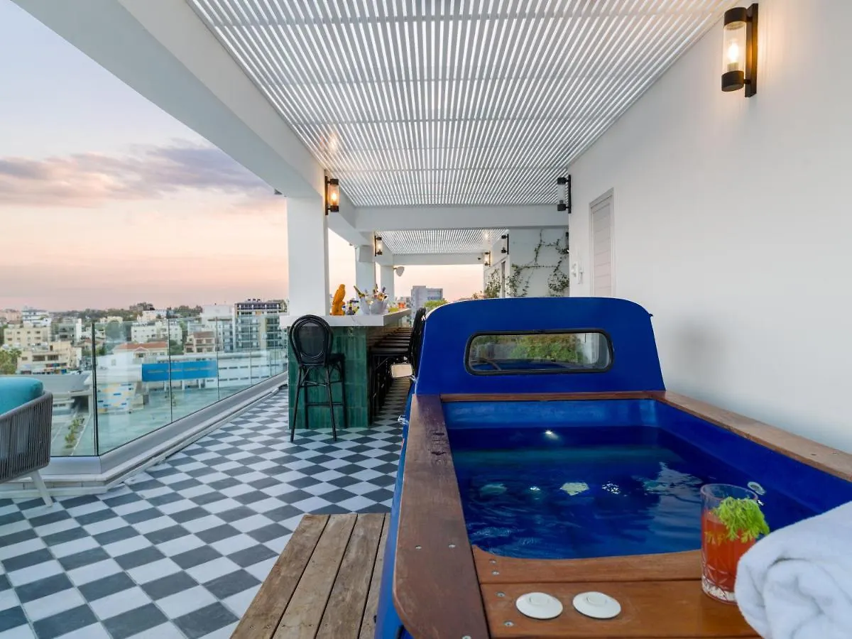 Liv Urban Suites 拉纳卡 4*,  塞浦路斯